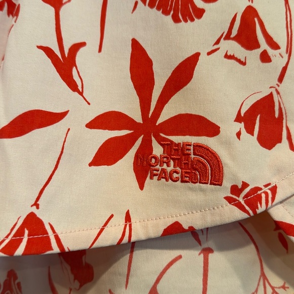 The North Face Women's Class V Mini Short in Pink Red Floral Print Medium - Picture 2 of 7